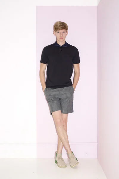 Look 16